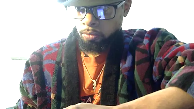 Snapshot of WhiskeyWood_DuhGOD chatting on December 3, 2025, 5:33 pm WhiskeyWood DuhGOD online show from December 3, 2025, 5:33 pm