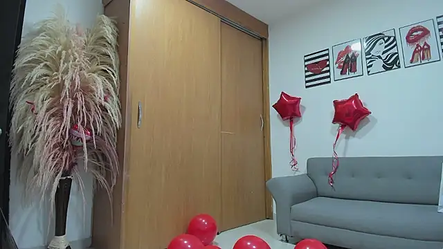 Samanthagax online show from December 5, 2024, 3:28 pm