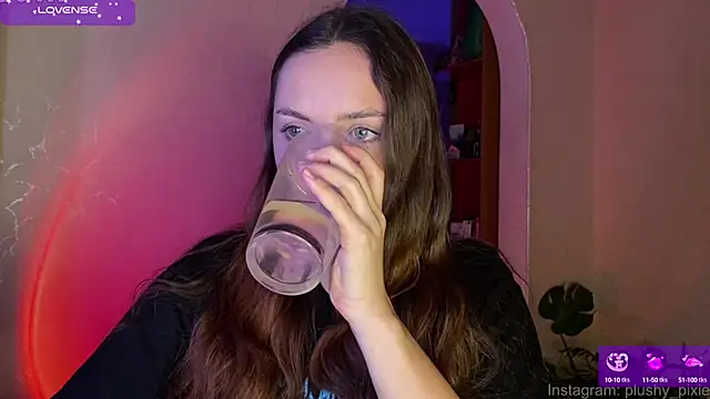 plushy pixie online show from January 10, 2025, 8:59 pm