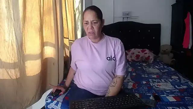 merryymaturee  online show from October 15, 2025, 1:22 pm