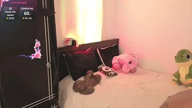 Snapshot of amy_nicolee chatting on October 23, 2025, 8:51 pm amy nicolee online show from October 23, 2025, 8:51 pm