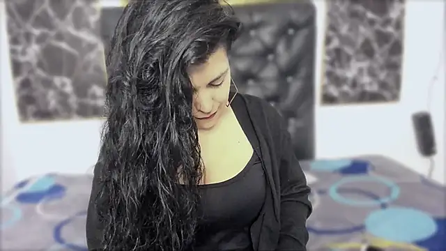 scarlett w0lf online show from November 21, 2025, 2:05 pm