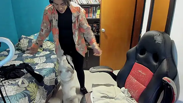 peanut tangerine online show from September 22, 2025, 10:56 pm