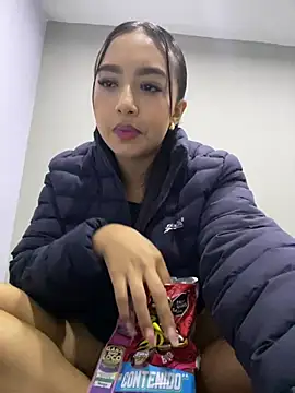 SOPHIACANDY19  online show from December 12, 2024, 9:48 pm