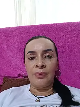 Samantha Sullivan  online show from May 7, 2026, 9:42 pm