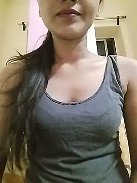 MISSQUEEN48 online show from May 14, 2026, 1:29 pm