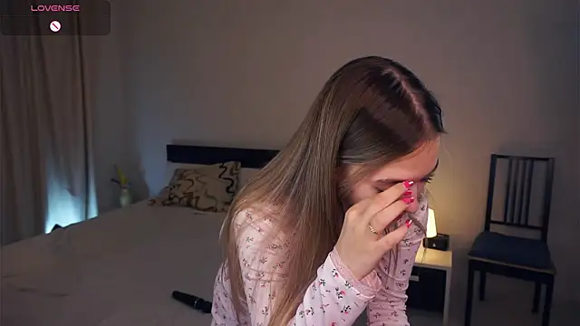 CathrynGeer online show from September 17, 2025, 6:42 pm