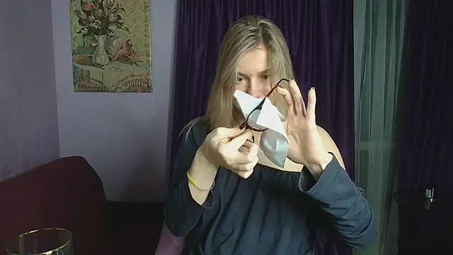 Snapshot of TaylorBre chatting on December 20, 2024, 3:47 am TaylorBre online show from December 20, 2024, 3:47 am