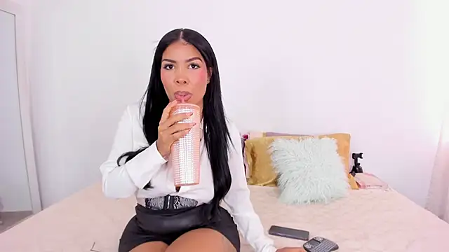 NickyBrown  online show from February 8, 2025, 1:44 pm