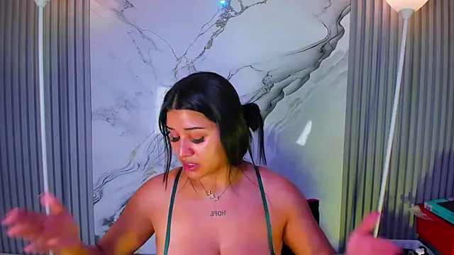 venusowen  online show from July 18, 2026, 2:32 pm