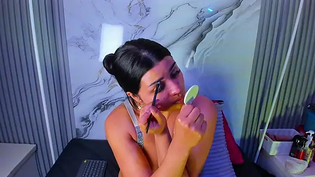 venusowen  online show from July 23, 2026, 1:42 pm