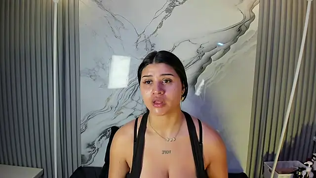venusowen  online show from August 7, 2026, 1:13 pm