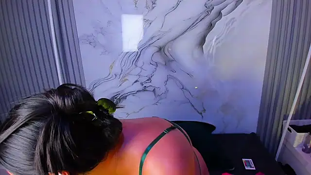 venusowen  online show from August 8, 2026, 2:08 pm