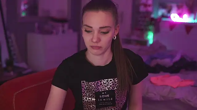 StephanieNeeson online show from December 6, 2024, 12:34 am