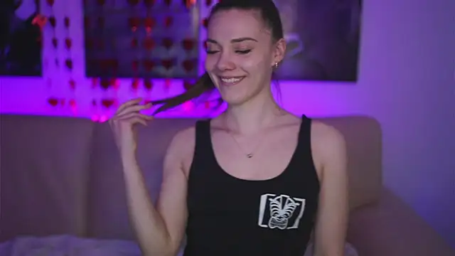 StephanieNeeson online show from February 17, 2025, 10:36 pm