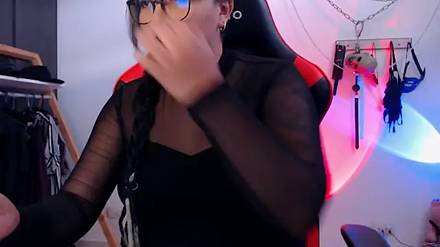 Snapshot of LilithSharon chatting on October 16, 2025, 5:03 pm LilithSharon online show from October 16, 2025, 5:03 pm