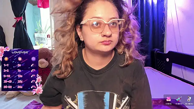 Snapshot of AnnieBigBoobs chatting on October 5, 2025, 4:05 pm AnnieBigBoobs online show from October 5, 2025, 4:05 pm