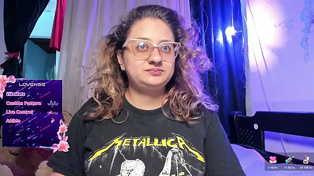 Snapshot of AnnieBigBoobs chatting on October 7, 2025, 9:45 pm AnnieBigBoobs online show from October 7, 2025, 9:45 pm