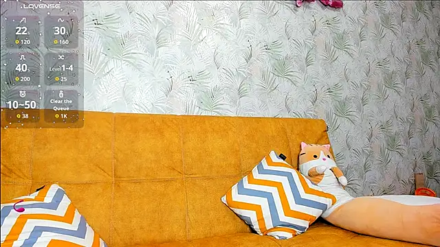 LuxieDelight online show from November 3, 2025, 6:36 am