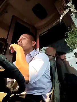 alexchir4 online show from October 22, 2025, 1:17 am