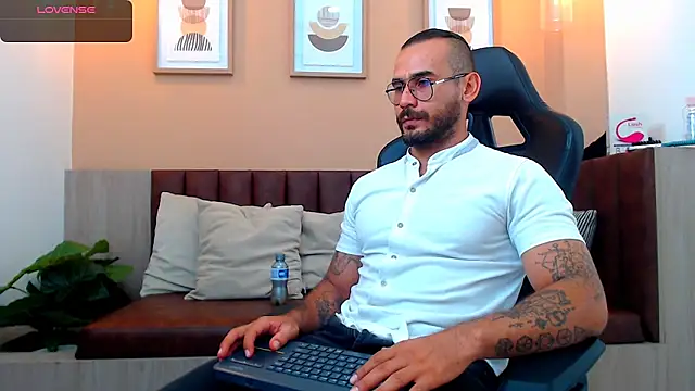 hanz col online show from December 10, 2024, 9:54 pm