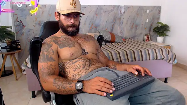 Snapshot of hanz_col chatting on April 7, 2026, 4:29 pm hanz col online show from April 7, 2026, 4:29 pm