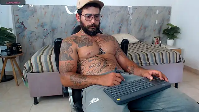 Snapshot of hanz_col chatting on April 8, 2026, 4:29 pm hanz col online show from April 8, 2026, 4:29 pm
