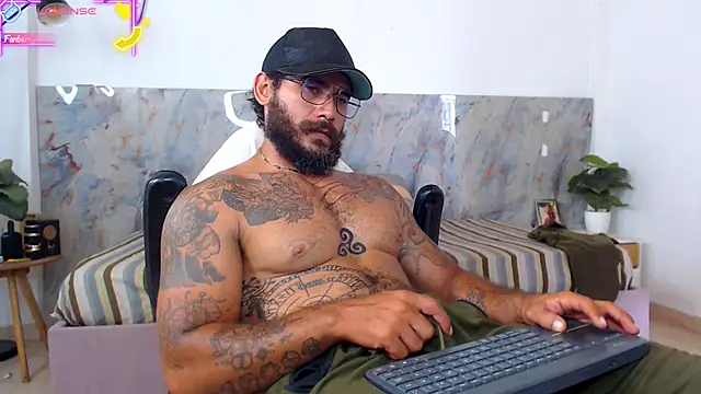 Snapshot of hanz_col chatting on April 20, 2026, 2:20 pm hanz col online show from April 20, 2026, 2:20 pm