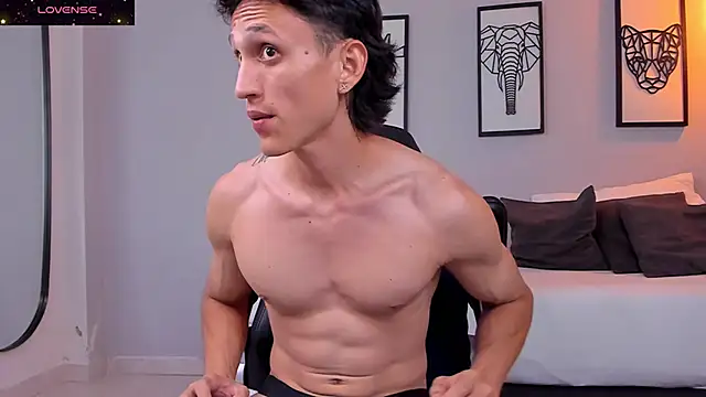 connor twink online show from December 15, 2024, 8:04 pm