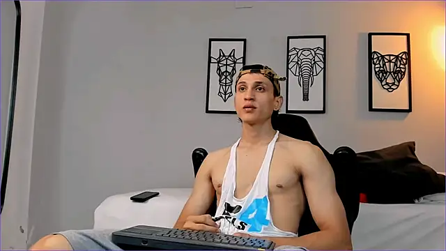 connor twink online show from December 23, 2024, 11:47 am