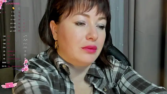 Victoria Di online show from October 13, 2025, 1:49 am