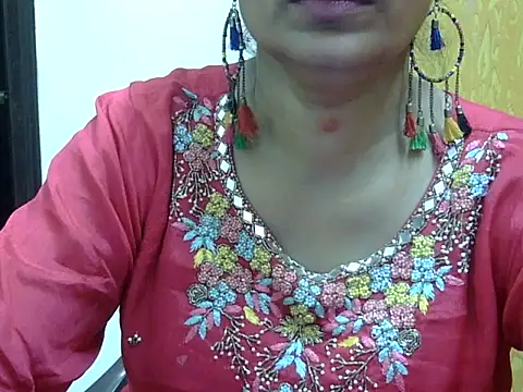 Snapshot of l_l_ish chatting on September 24, 2025, 5:44 am l l ish online show from September 24, 2025, 5:44 am