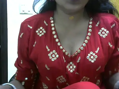 Snapshot of l_l_ish chatting on October 20, 2025, 3:40 am l l ish online show from October 20, 2025, 3:40 am