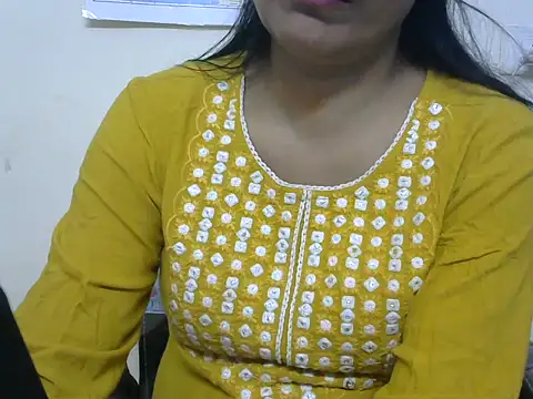 Snapshot of l_l_ish chatting on October 22, 2025, 4:57 am l l ish online show from October 22, 2025, 4:57 am