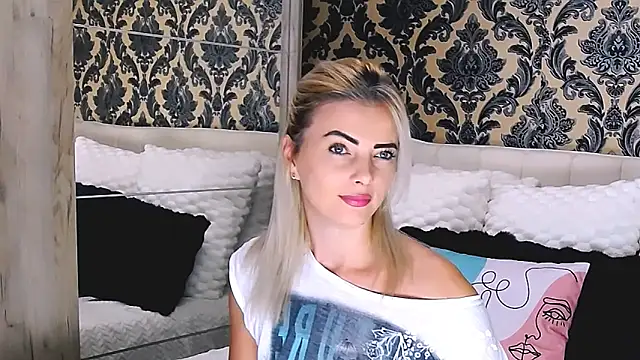 Aly girl1 online show from September 26, 2025, 8:29 am