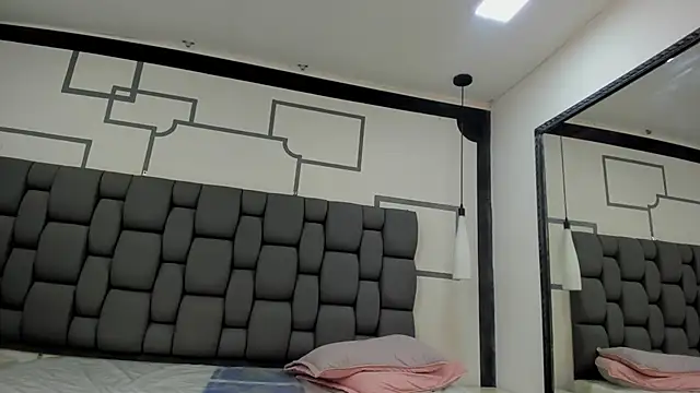 Snapshot of Jade_squirtt chatting on December 16, 2024, 11:12 am Jade squirtt online show from December 16, 2024, 11:12 am