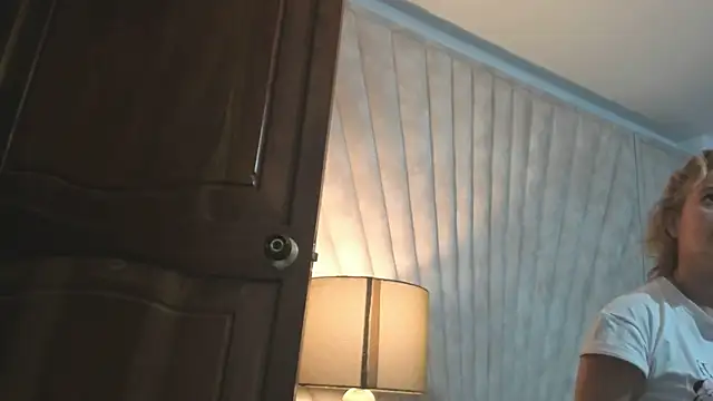 Snapshot of Jade_squirtt chatting on October 27, 2025, 10:19 am Jade squirtt online show from October 27, 2025, 10:19 am