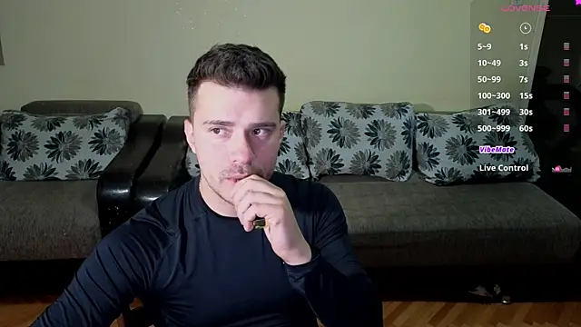 Snapshot of JohnnyStepBro chatting on October 1, 2025, 6:58 pm JohnnyStepBro online show from October 1, 2025, 6:58 pm