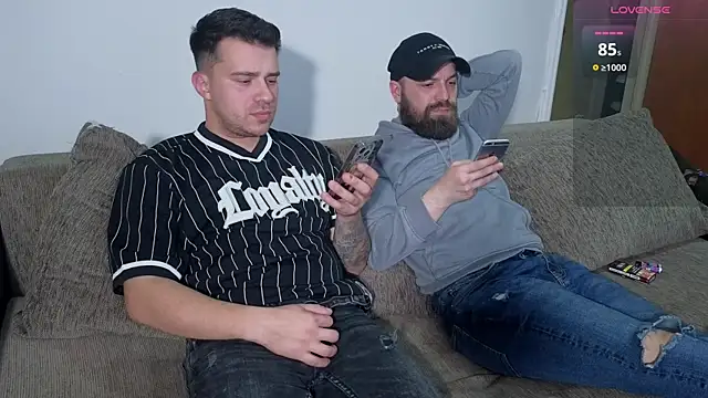 Snapshot of JohnnyStepBro chatting on October 22, 2025, 7:57 pm JohnnyStepBro online show from October 22, 2025, 7:57 pm