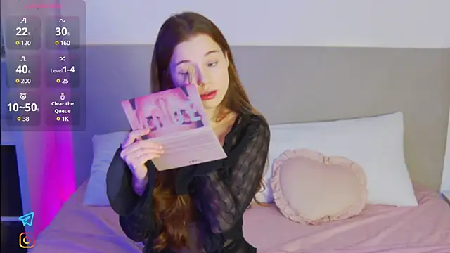 Lisa Moones online show from February 6, 2025, 6:24 pm