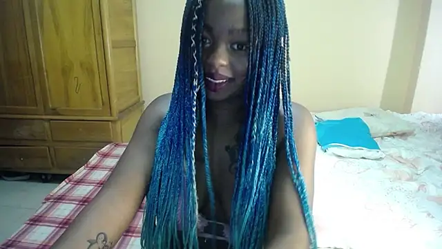 Snapshot of _Zooee chatting on February 18, 2025, 1:44 pm Zooee online show from February 18, 2025, 1:44 pm