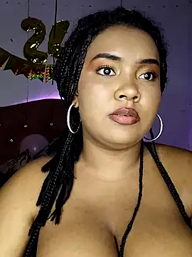 Evelyn Sandoval online show from December 5, 2024, 3:04 am