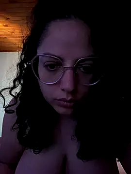 babyluna939 online show from December 17, 2025, 4:46 pm