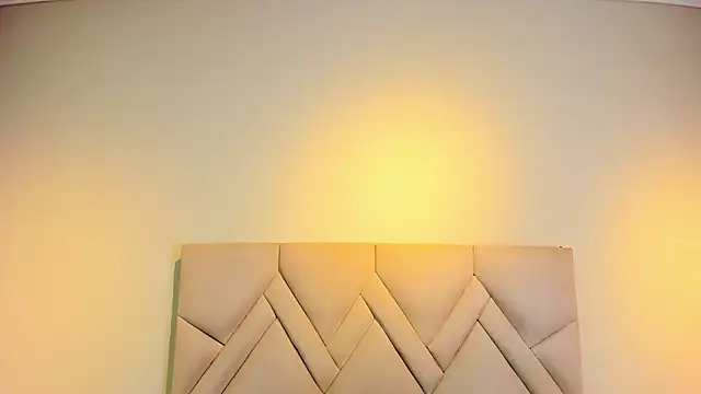 Snapshot of Isis_Osman chatting on March 2, 2026, 7:32 pm Isis Osman online show from March 2, 2026, 7:32 pm