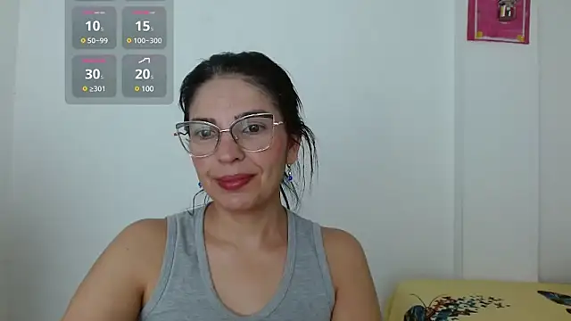 anybellucci43 online show from December 13, 2024, 9:09 pm
