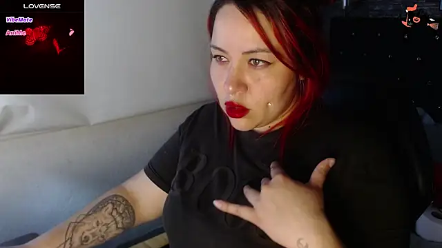 Bruja  Scarlata online show from December 16, 2024, 6:38 pm