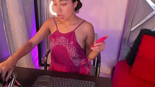 Monica lopez online show from March 6, 2025, 7:21 pm