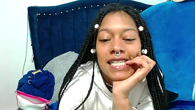 amathistalx online show from March 19, 2025, 12:04 am