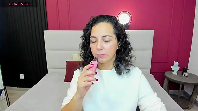 Linda Insatiable online show from October 17, 2025, 1:31 am