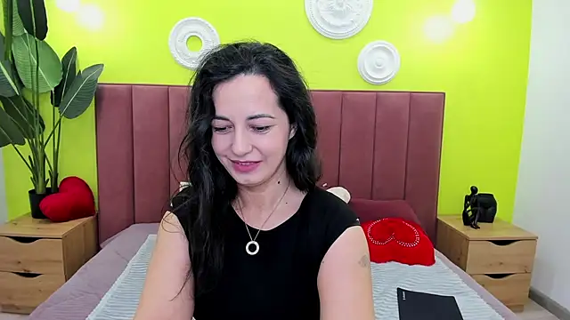 Linda Insatiable online show from May 11, 2026, 1:33 am